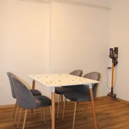 Nidalia In * Graz