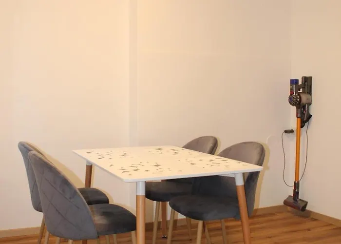 Nidalia In * 格拉茨